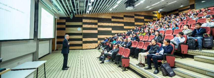 audience-people-room-1708936-1