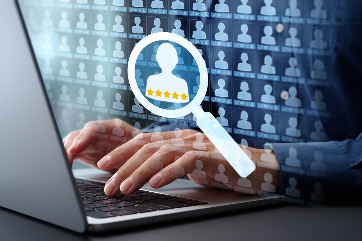 lawyer using global contract search for contract management